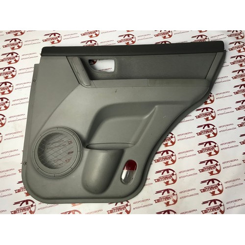 Карта двері задньої правої Kia Sorento 2002-2006 833023E011J3
